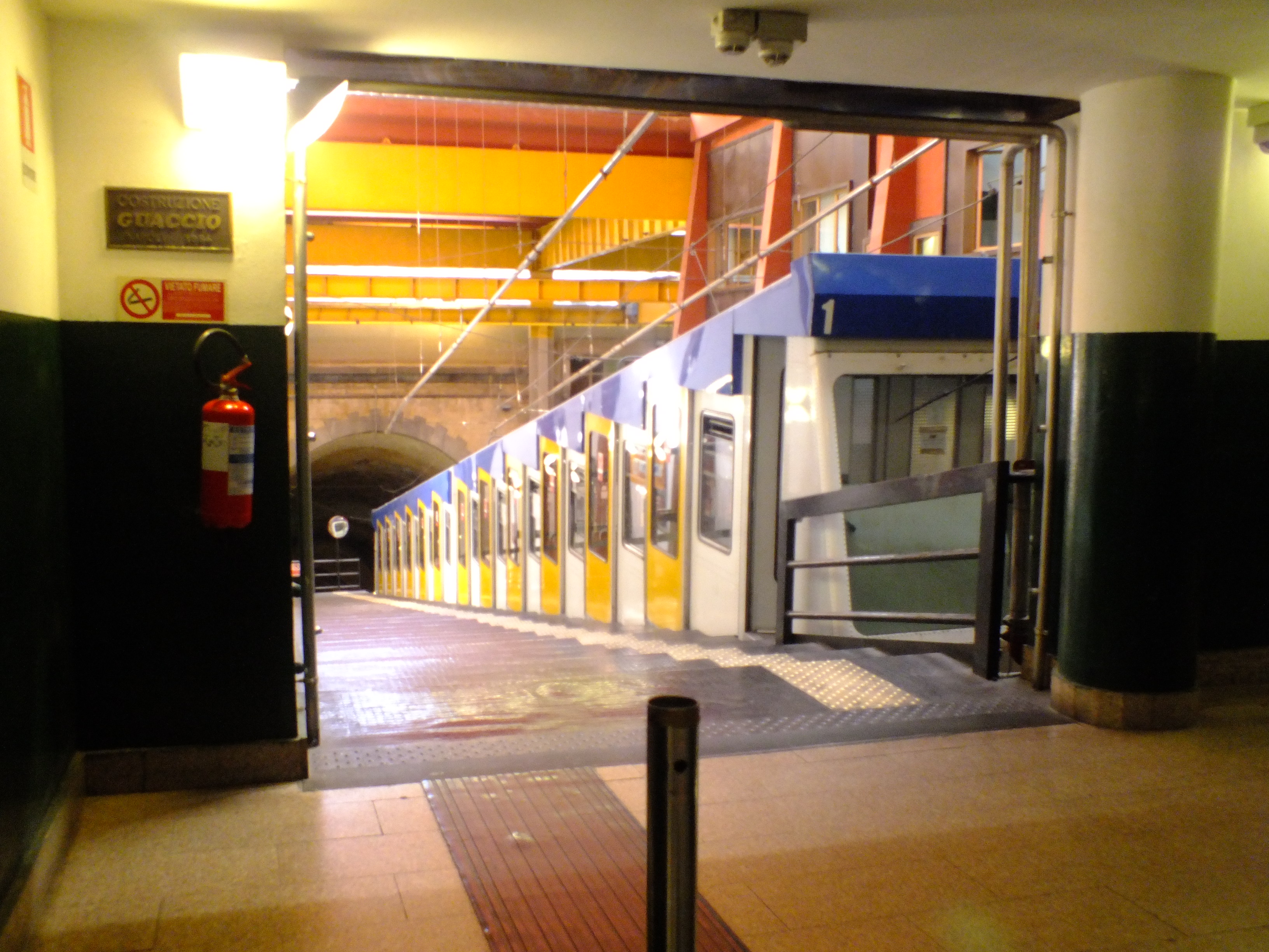 Train at Morghen station on the Montesanto funicular railway