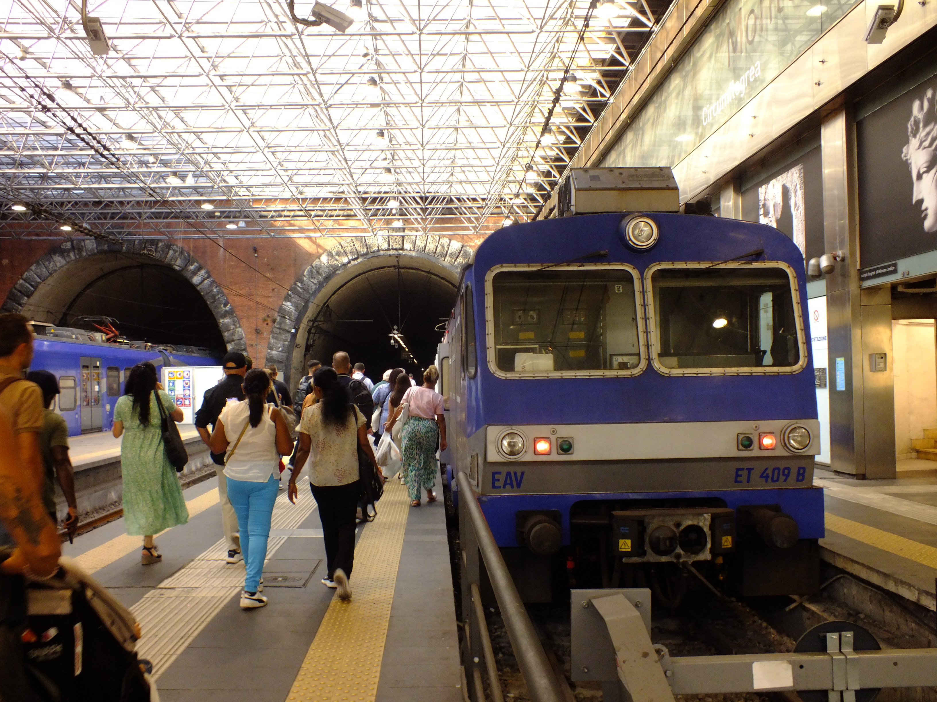 ET 400 Series train at Montesanto station on the Circumflegrea railway
