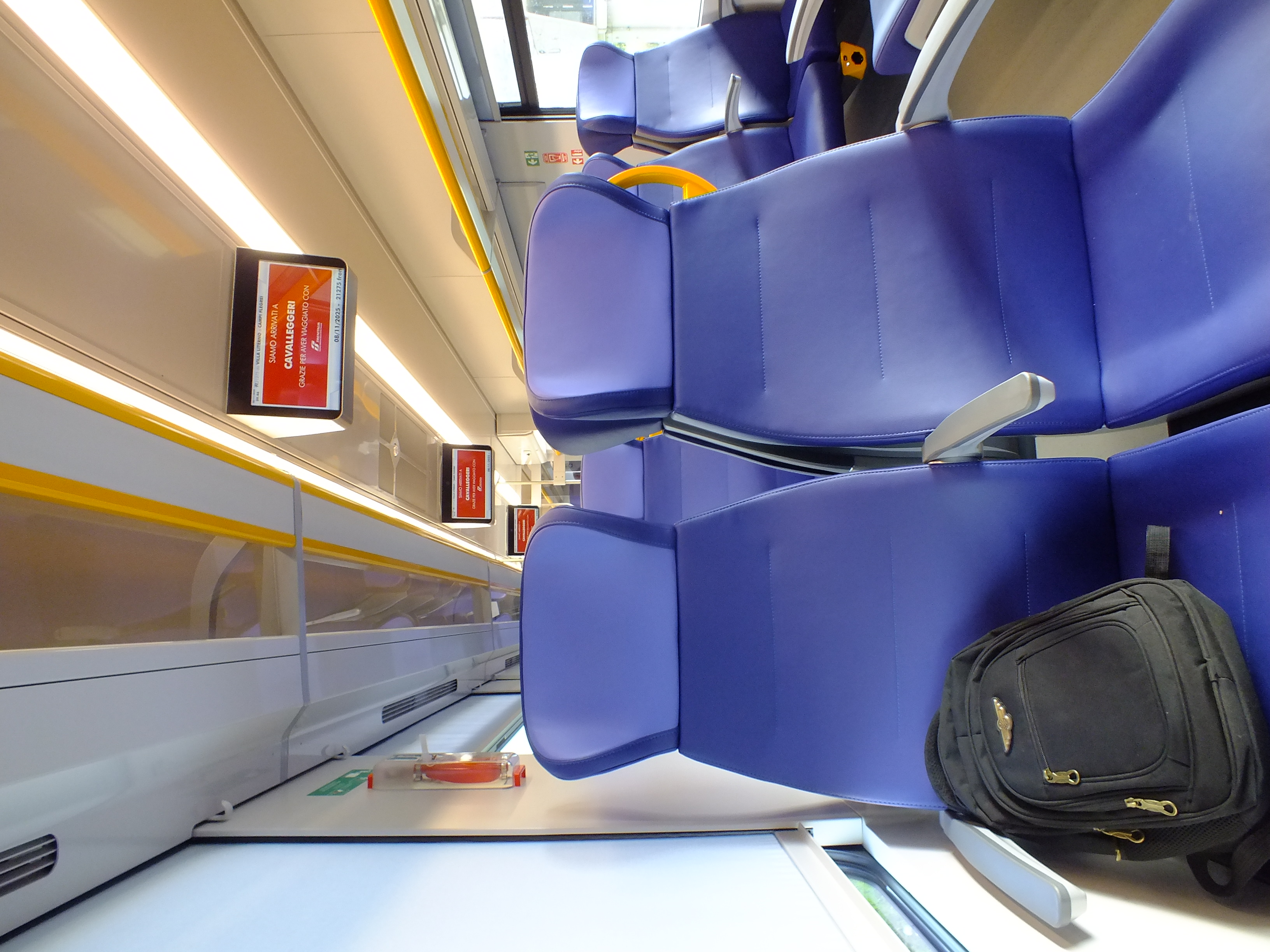 Internal view of a Pop train